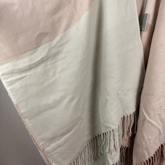 Soia & Kyo Poncho Women's One Size Beige Pink Colorblock Fringe Wrap Scarf NWT - Picture 4 of 6